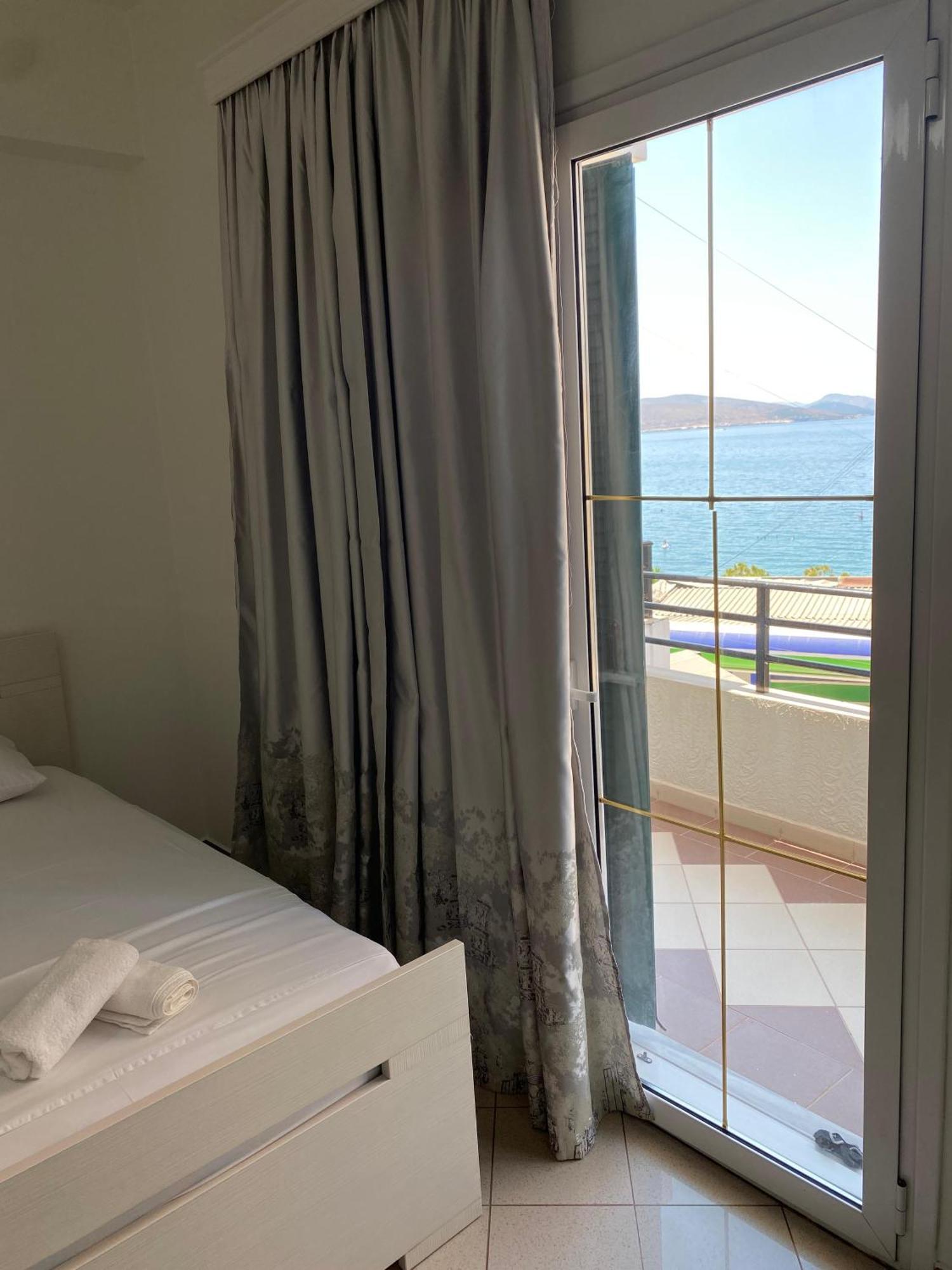 Henfjor & * Sarandë