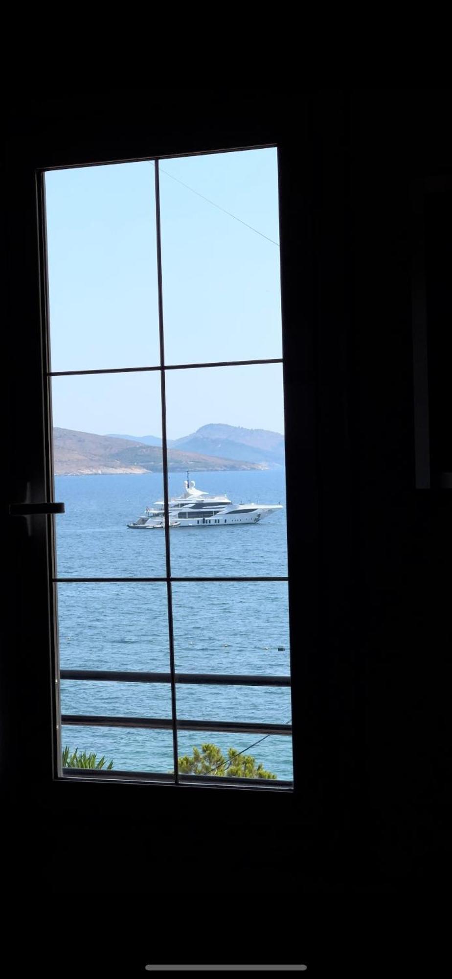 Henfjor & Sarandë